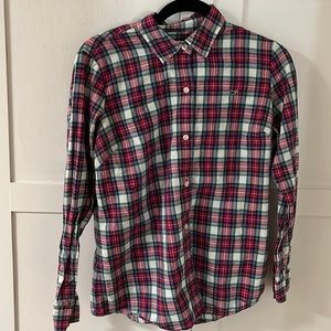 Vineyard Vines Plaid button down shirt. Boys (10)